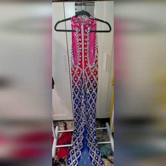 Dress/Gown w/cystal embellishments, Size XL - Picture 3 of 3